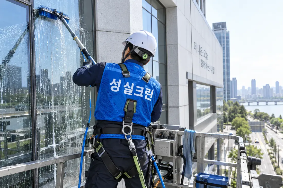 성실크린 일회성대청소 전문 장비 작업